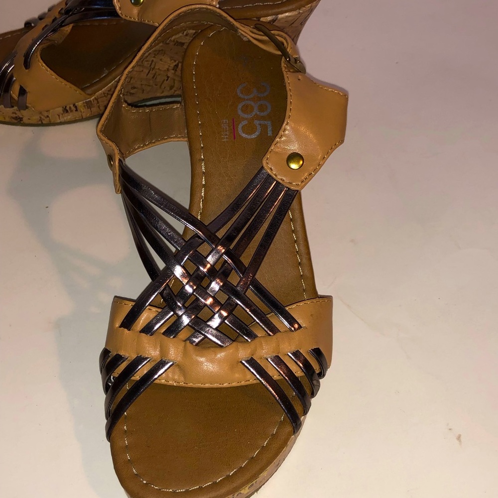 385 Fifth wedge sandals size 7 - Picture 2 of 5